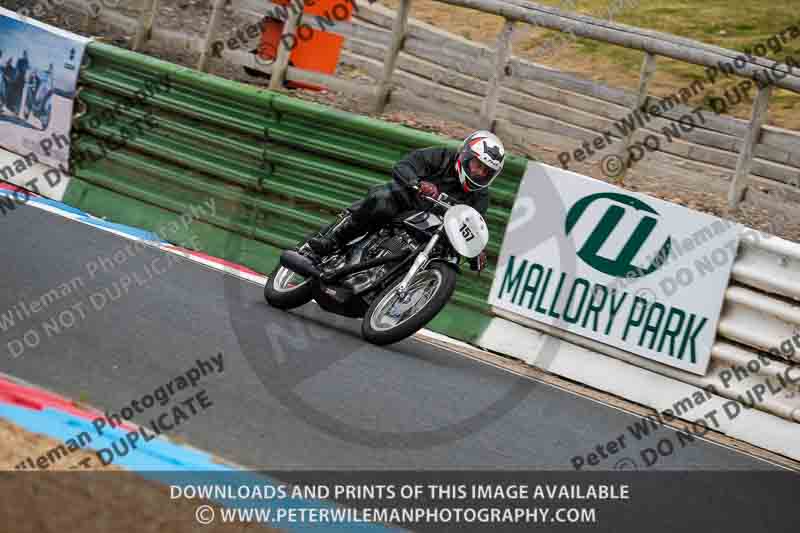 Vintage motorcycle club;eventdigitalimages;mallory park;mallory park trackday photographs;no limits trackdays;peter wileman photography;trackday digital images;trackday photos;vmcc festival 1000 bikes photographs